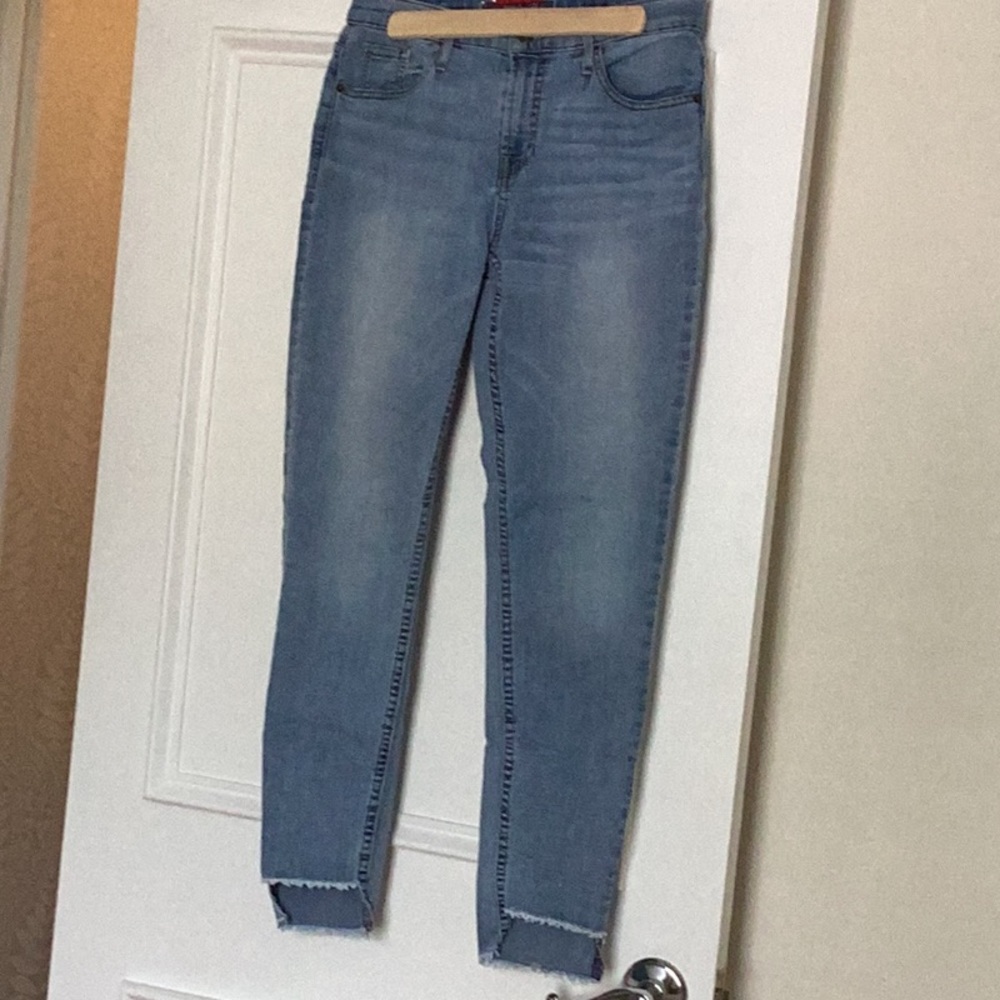 Guess USA Womans Jeans Size 29